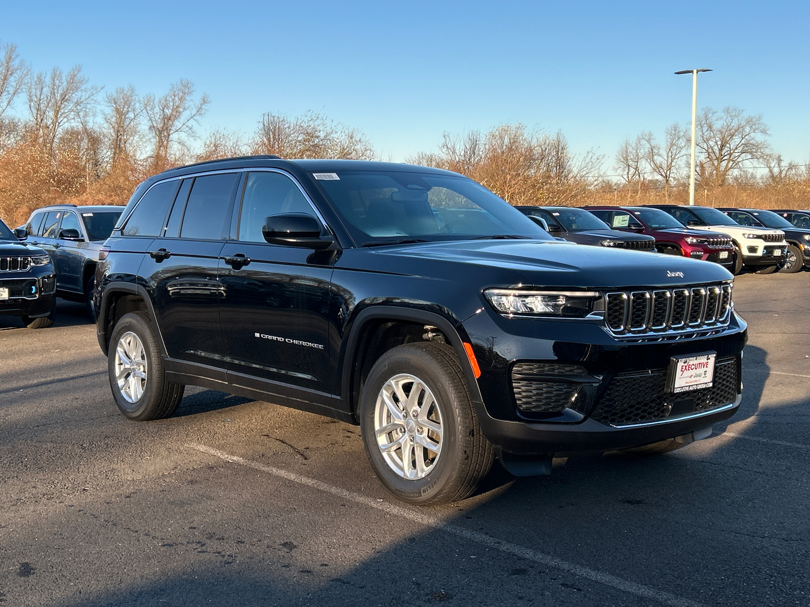 2024 Jeep Grand Cherokee Laredo 1