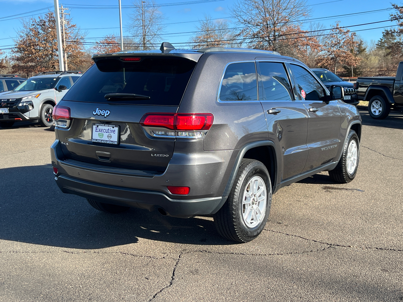 2020 Jeep Grand Cherokee Laredo E 2