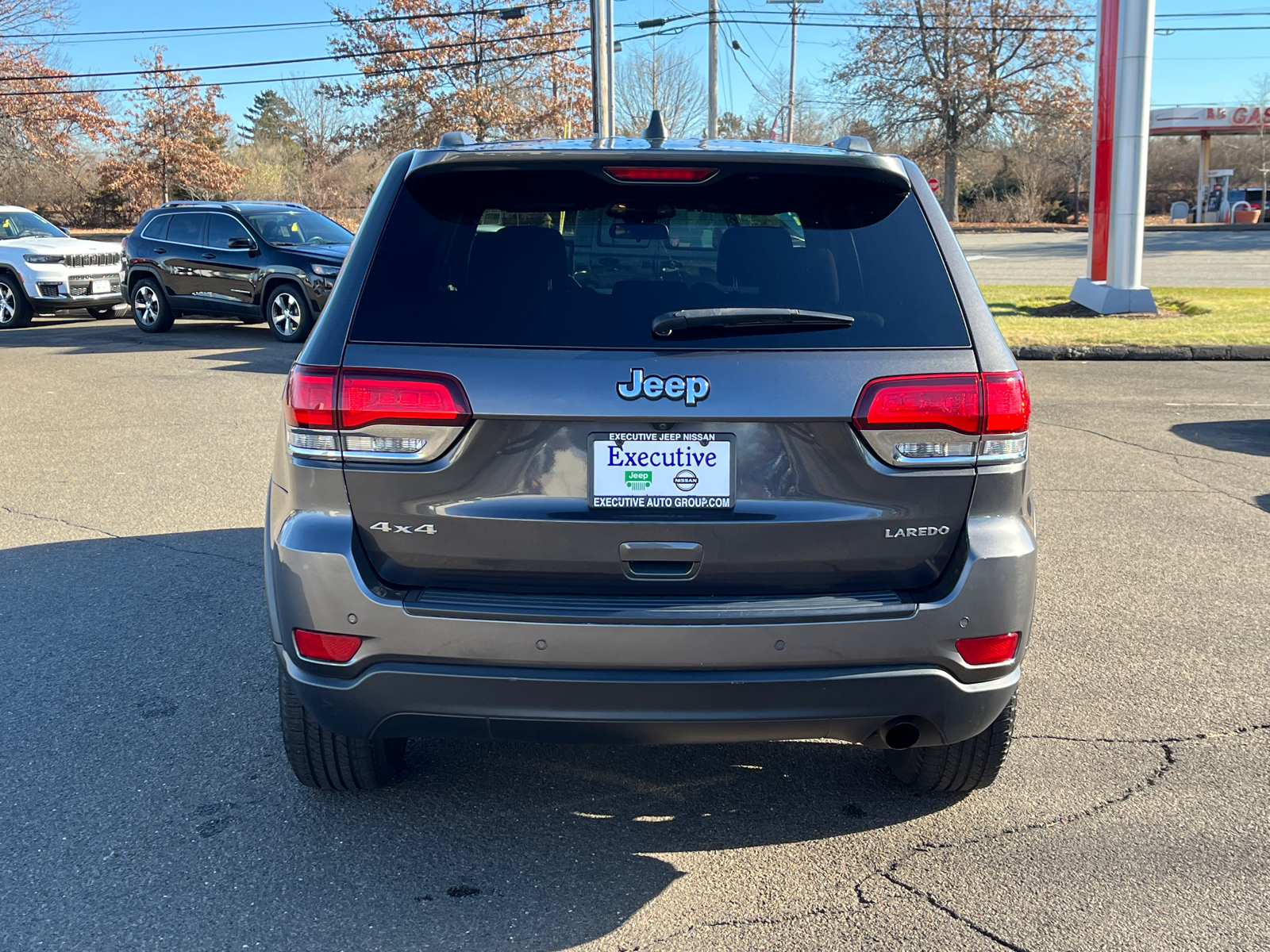 2020 Jeep Grand Cherokee Laredo E 3