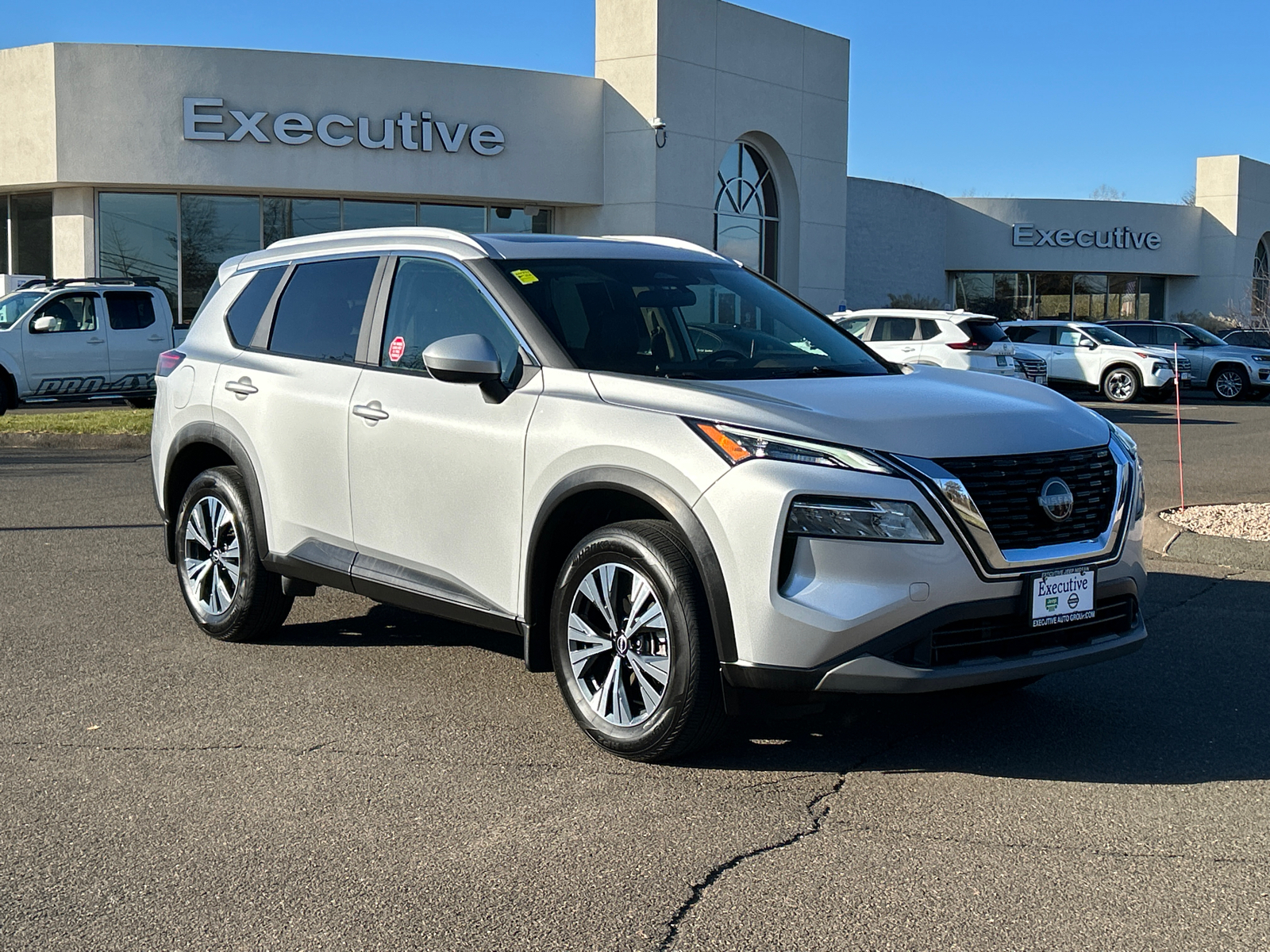 2023 Nissan Rogue SV 1