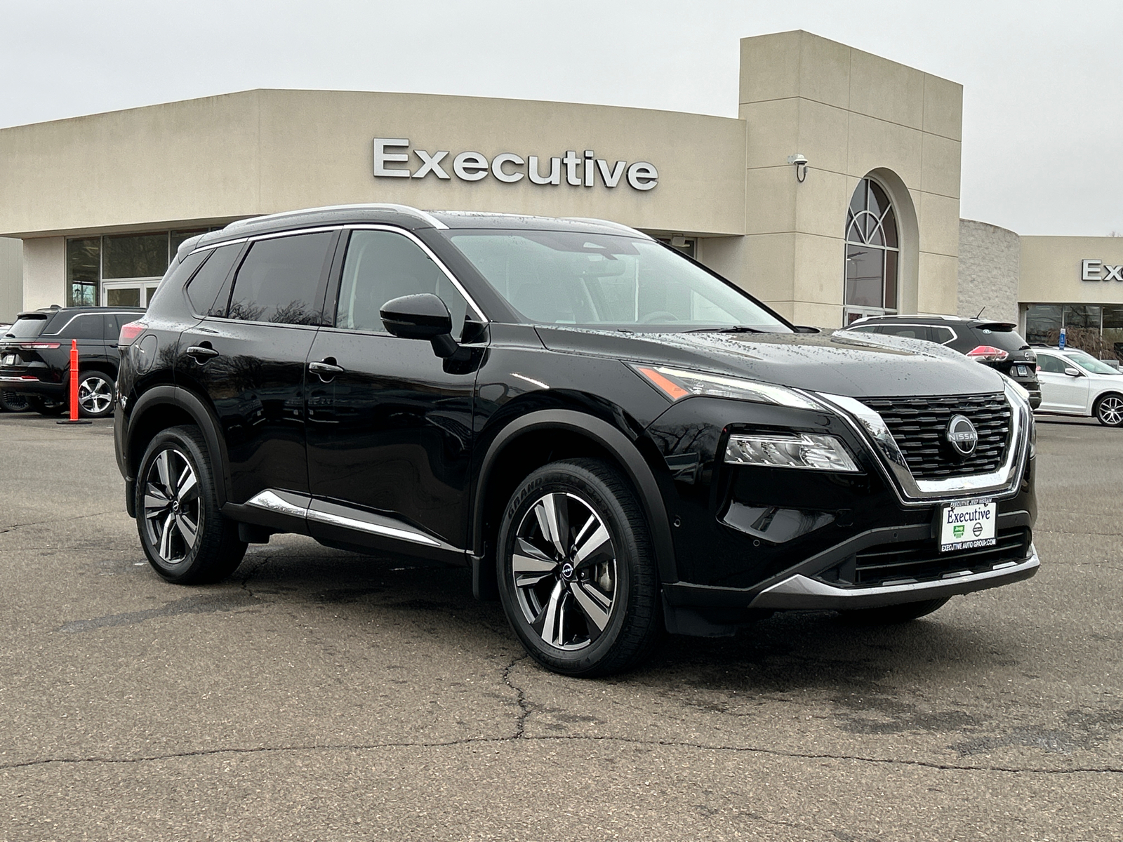 2023 Nissan Rogue SL 1