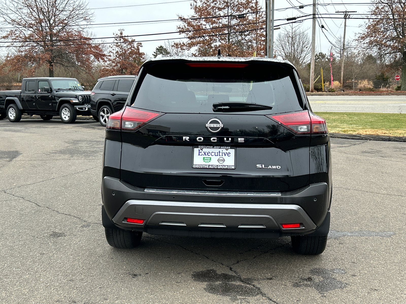 2023 Nissan Rogue SL 3