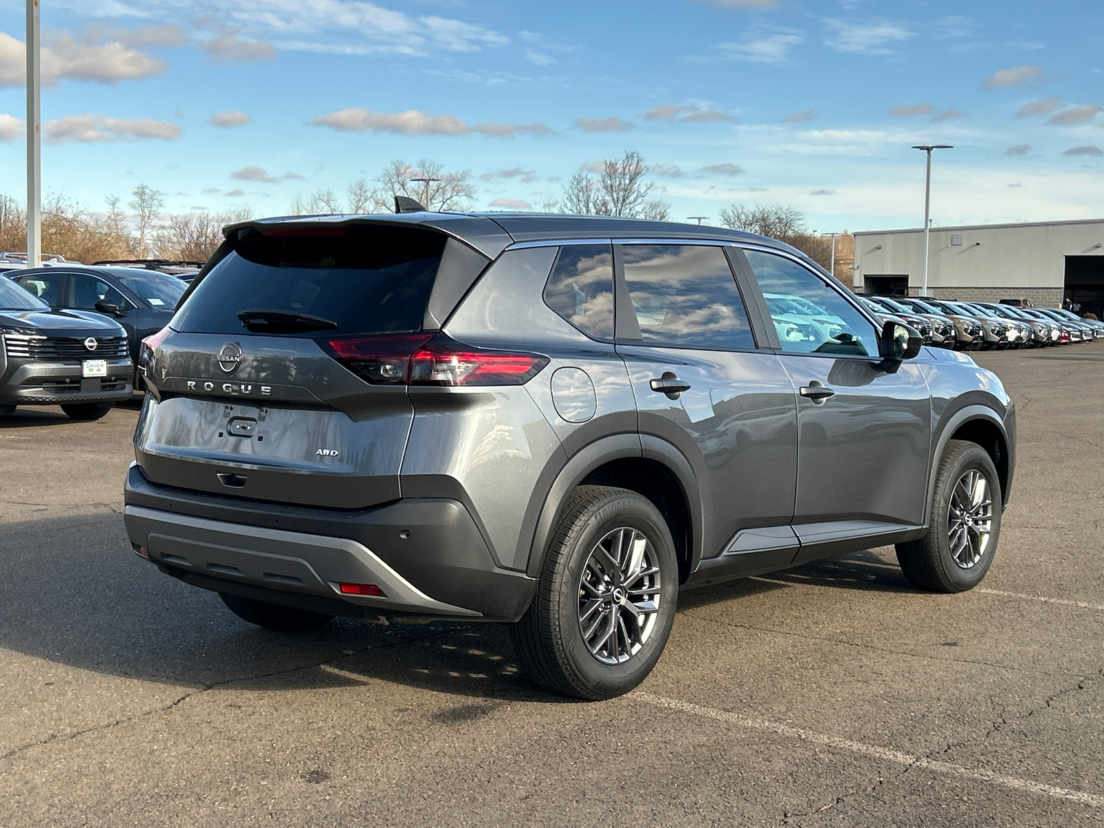 2023 Nissan Rogue S 2