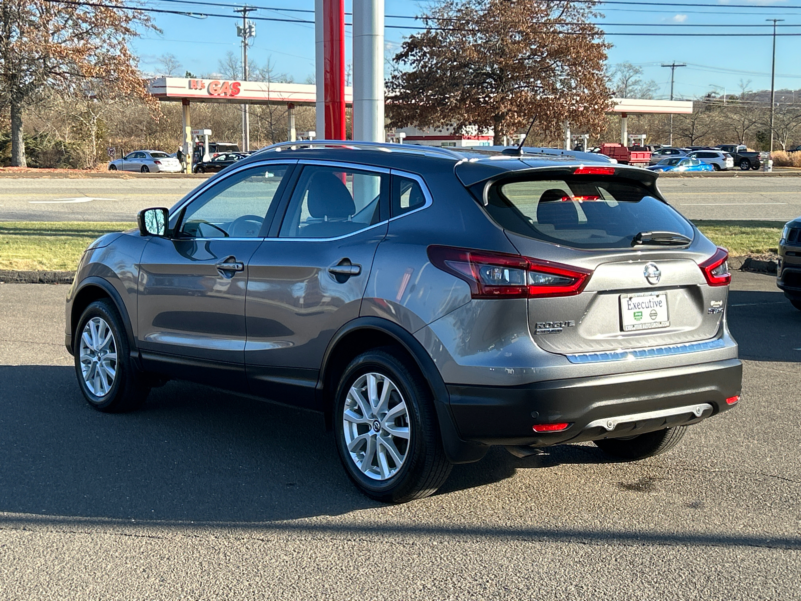 2022 Nissan Rogue Sport SV 4