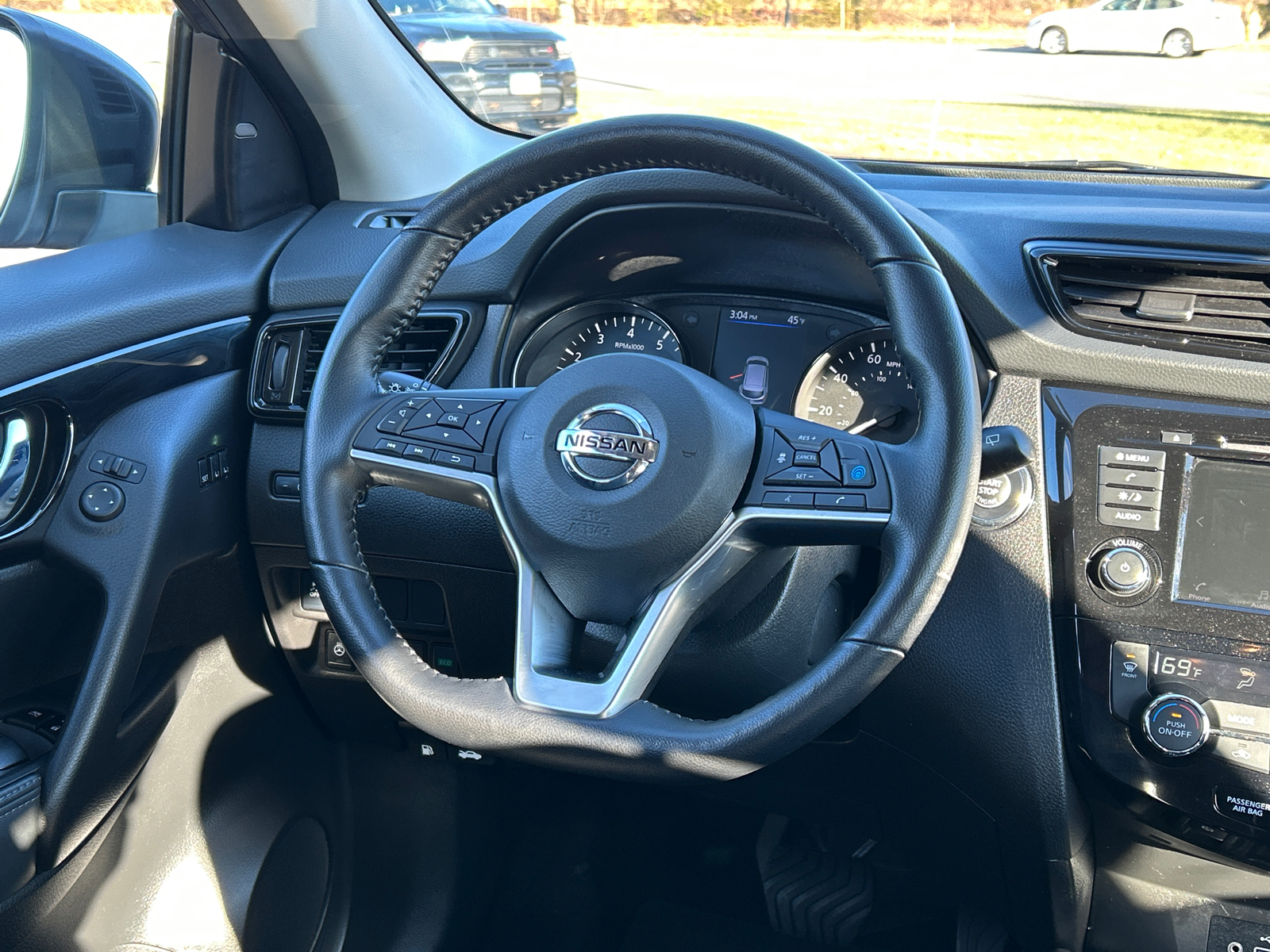 2022 Nissan Rogue Sport SV 24