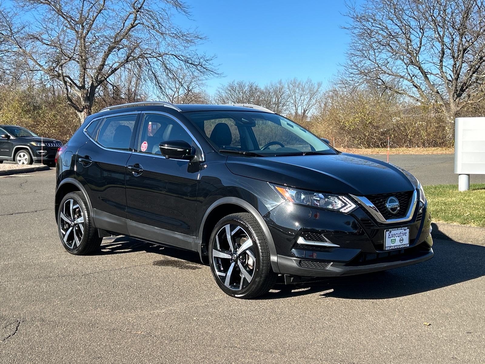 2022 Nissan Rogue Sport SL 1