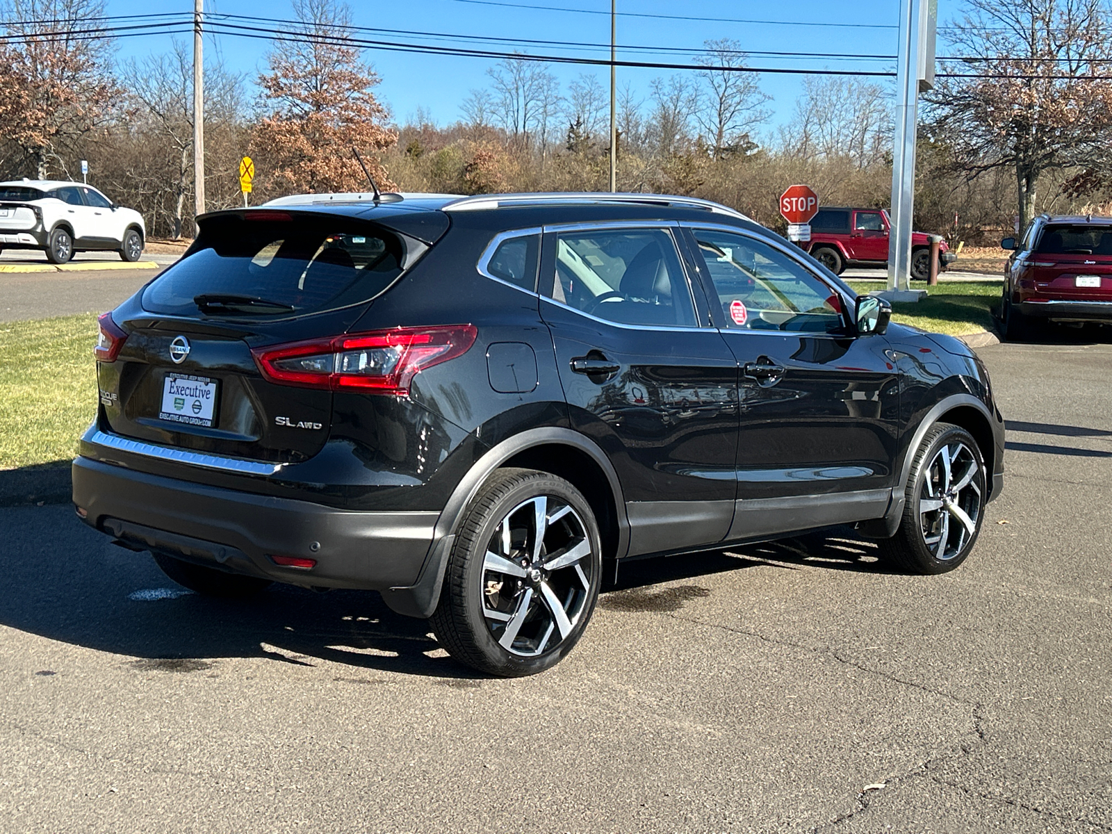 2022 Nissan Rogue Sport SL 2