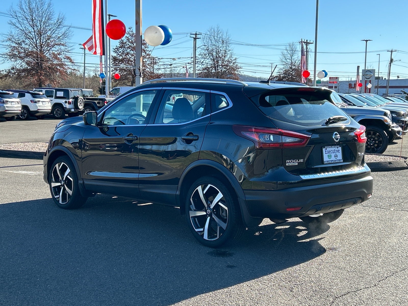 2022 Nissan Rogue Sport SL 4