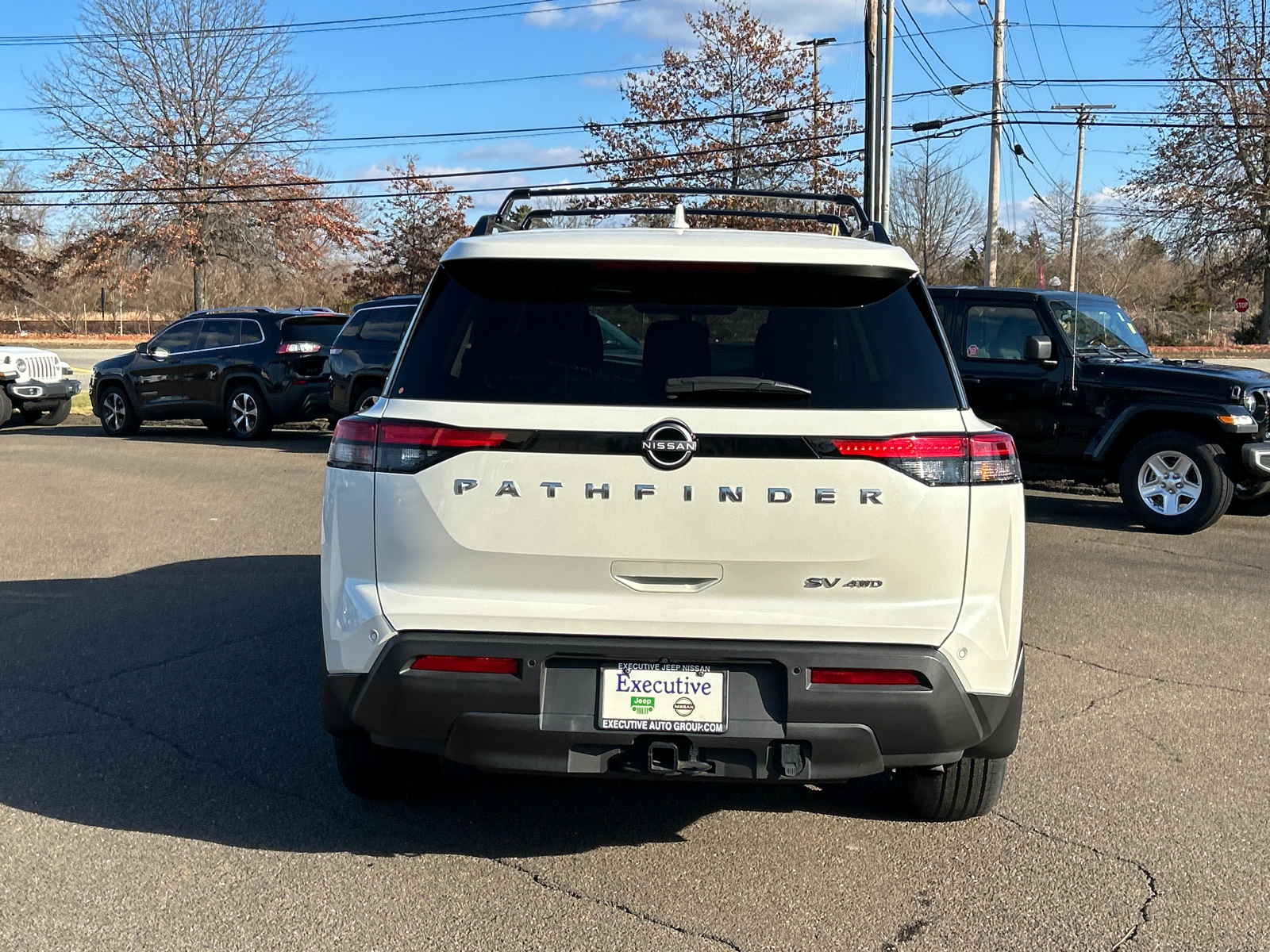 2022 Nissan Pathfinder SV 3