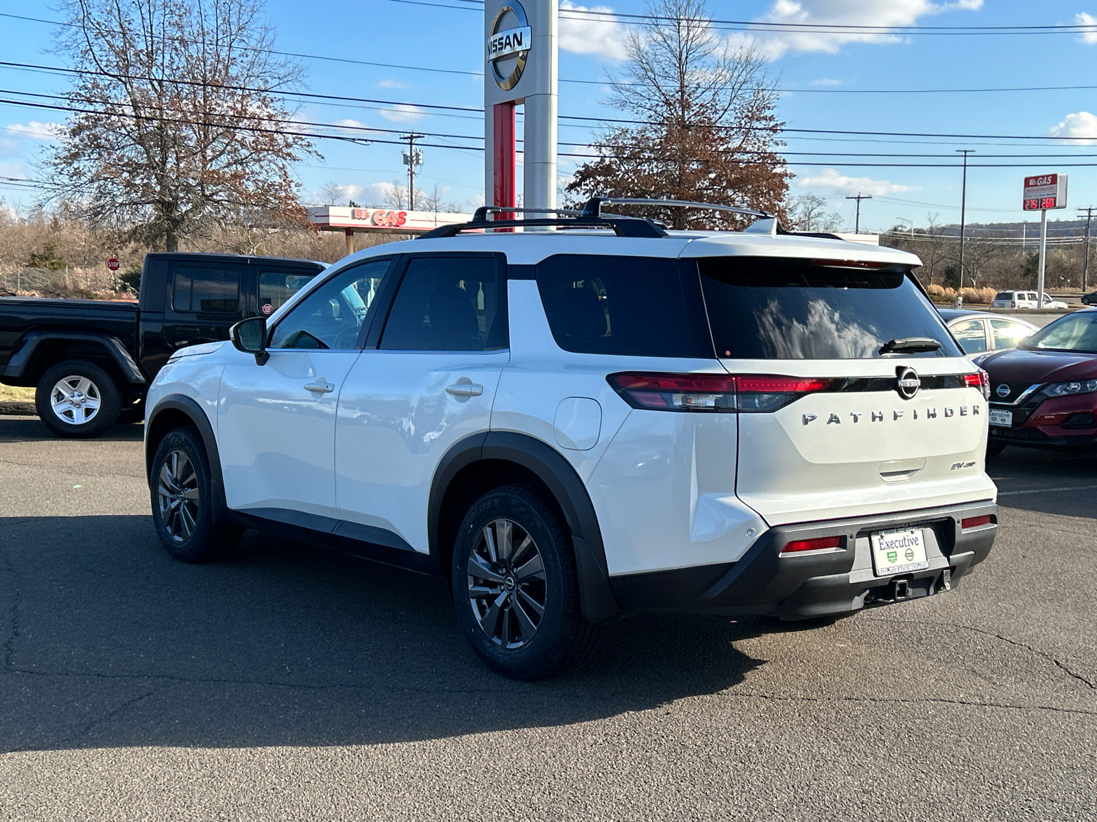 2022 Nissan Pathfinder SV 4