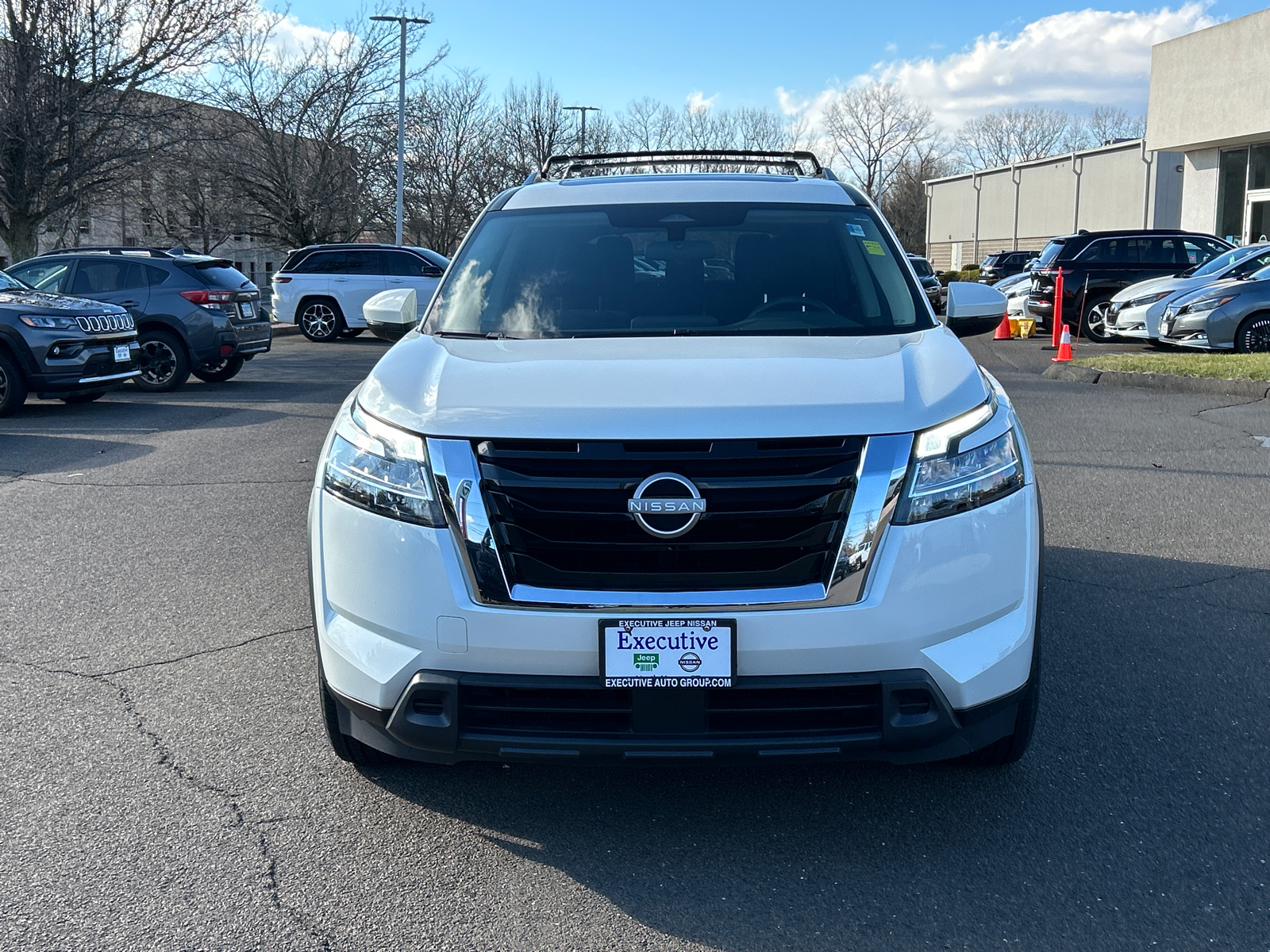 2022 Nissan Pathfinder SV 6