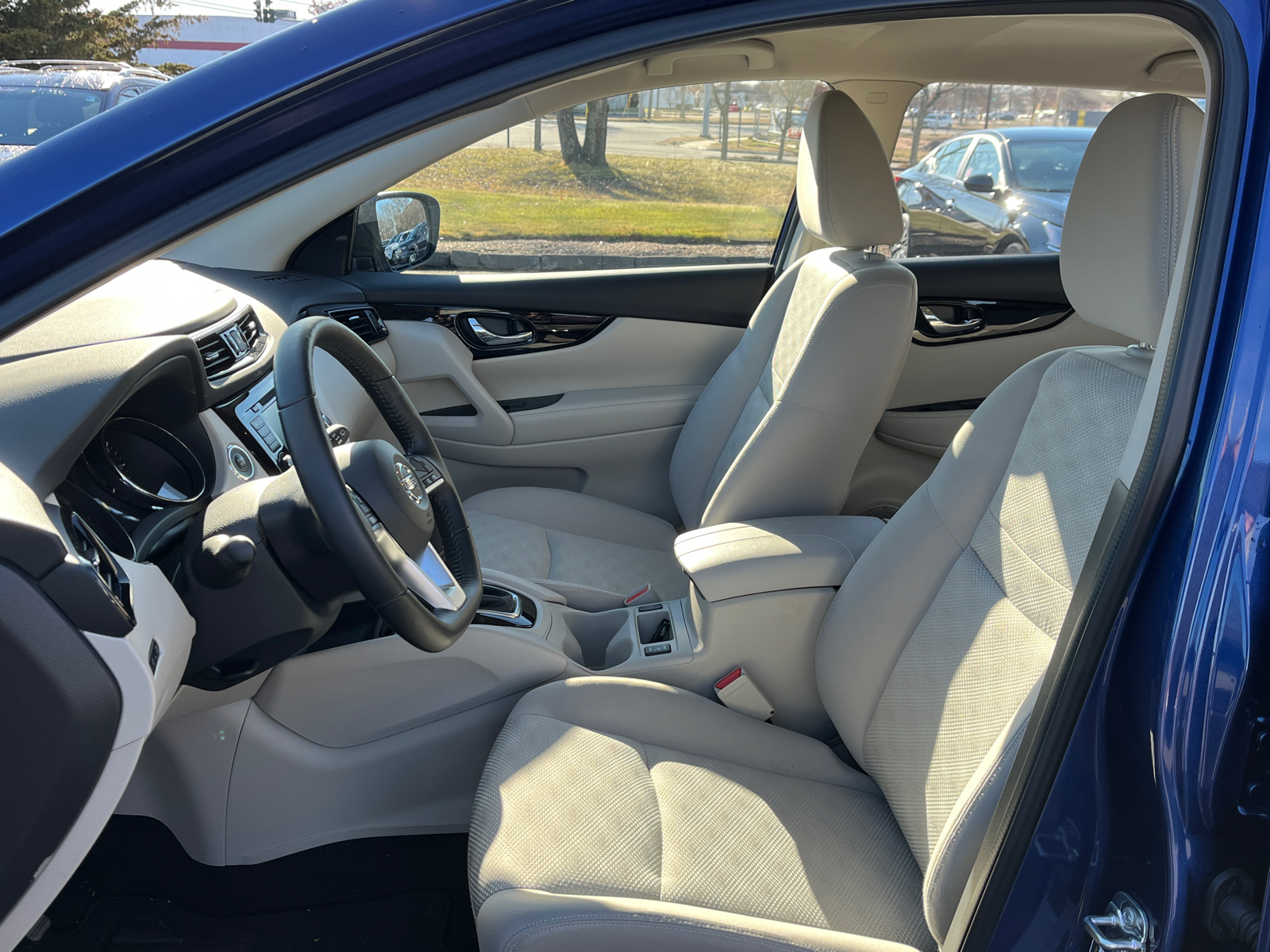 2021 Nissan Rogue Sport SV 10