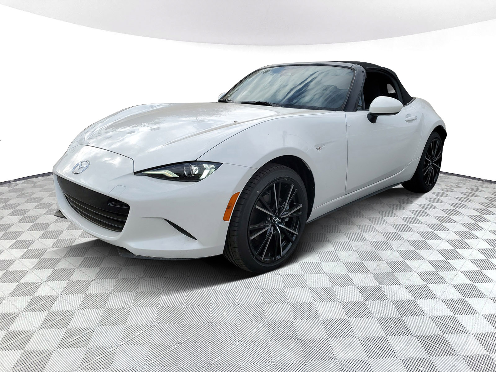 2024 Mazda MX-5 Miata Grand Touring 2