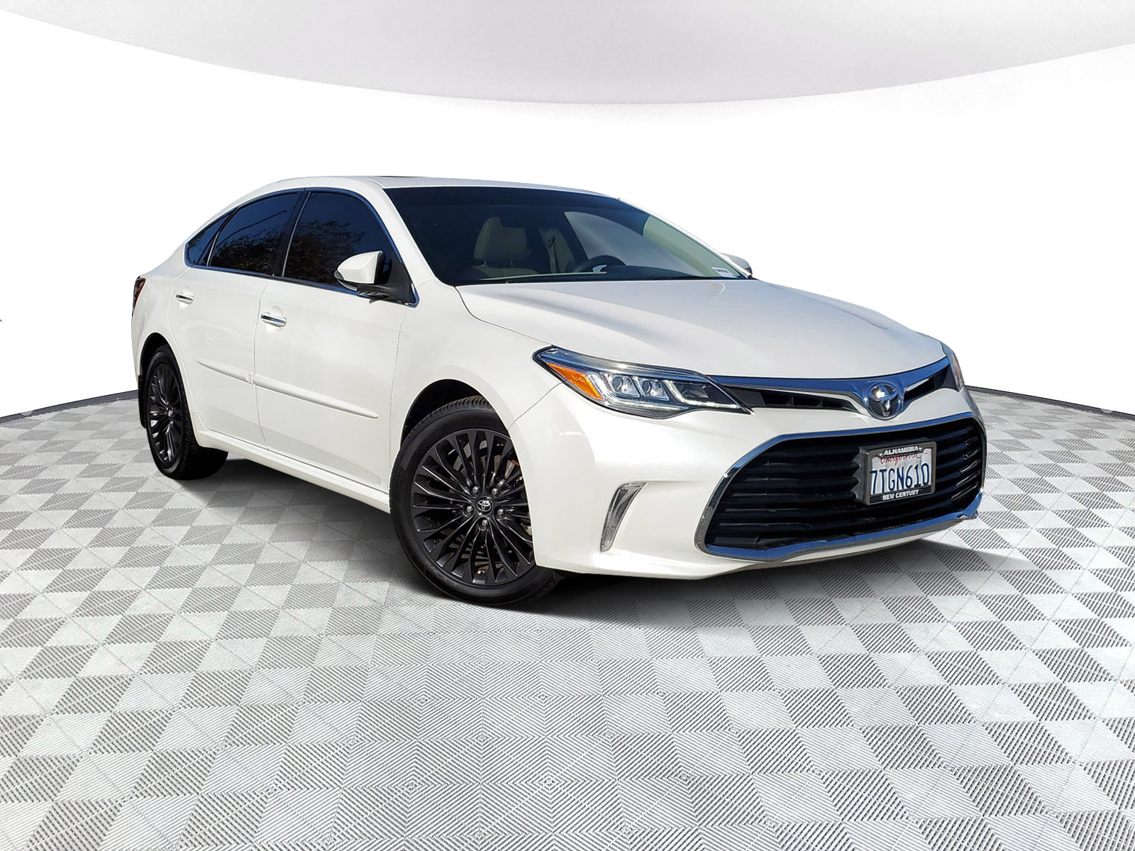 2016 Toyota Avalon Limited 1