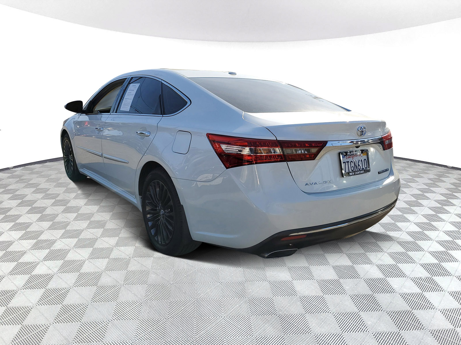 2016 Toyota Avalon Limited 3