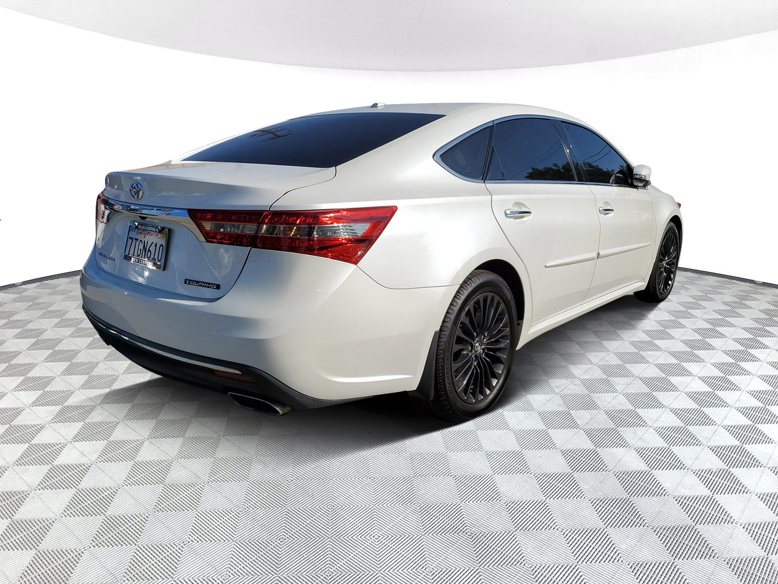 2016 Toyota Avalon Limited 4