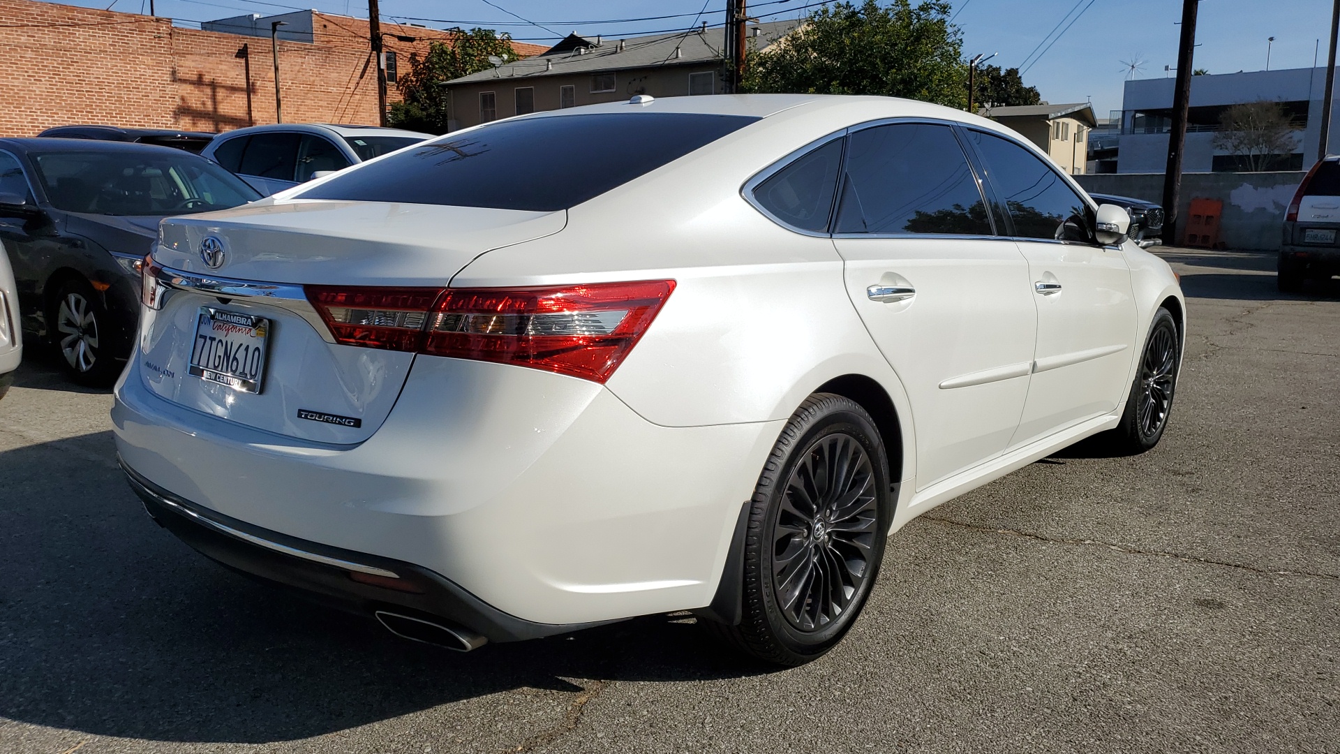 2016 Toyota Avalon Limited 10