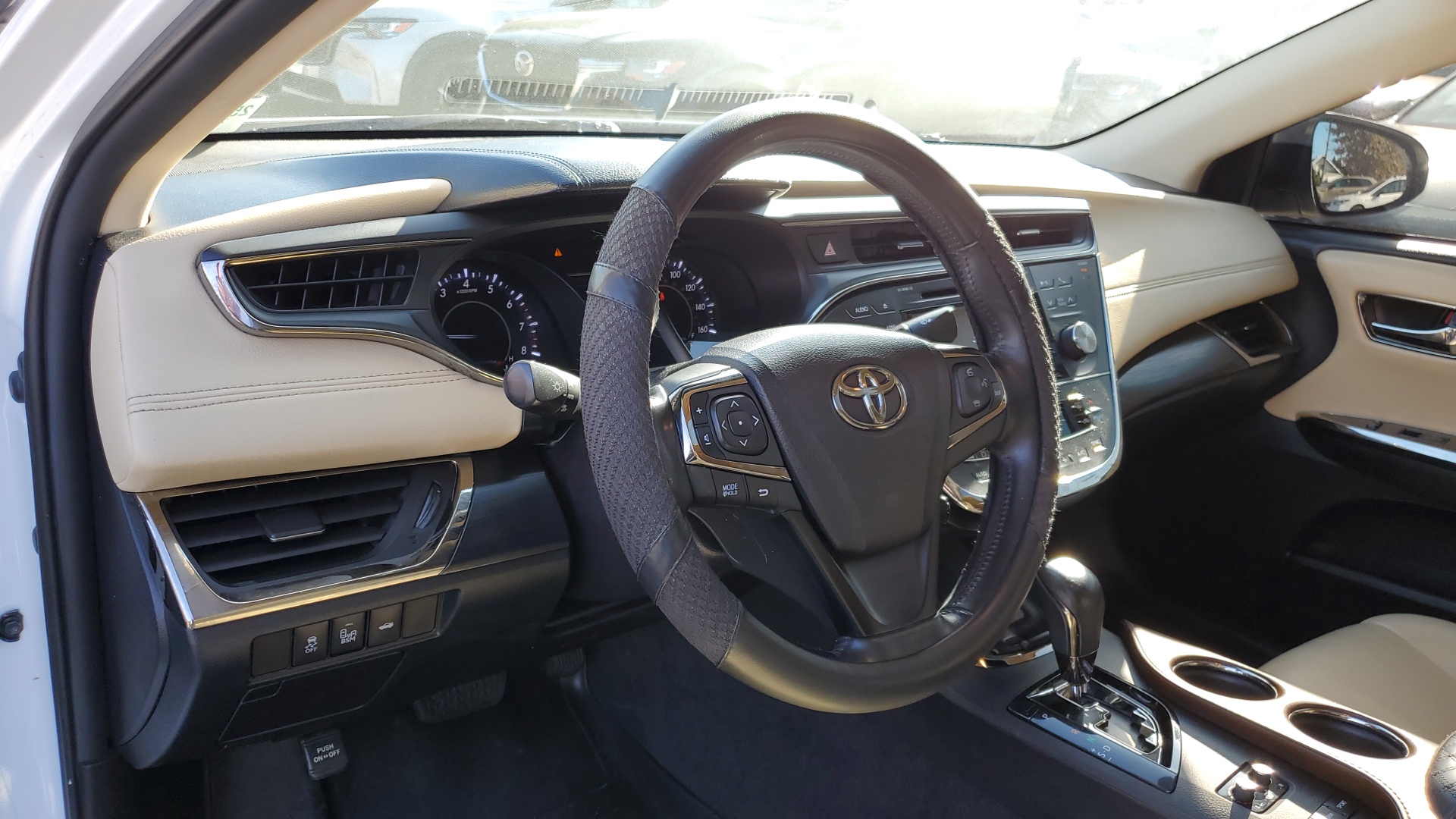 2016 Toyota Avalon Limited 24