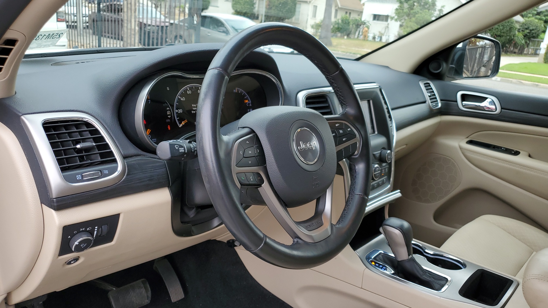 2021 Jeep Grand Cherokee Laredo E 19