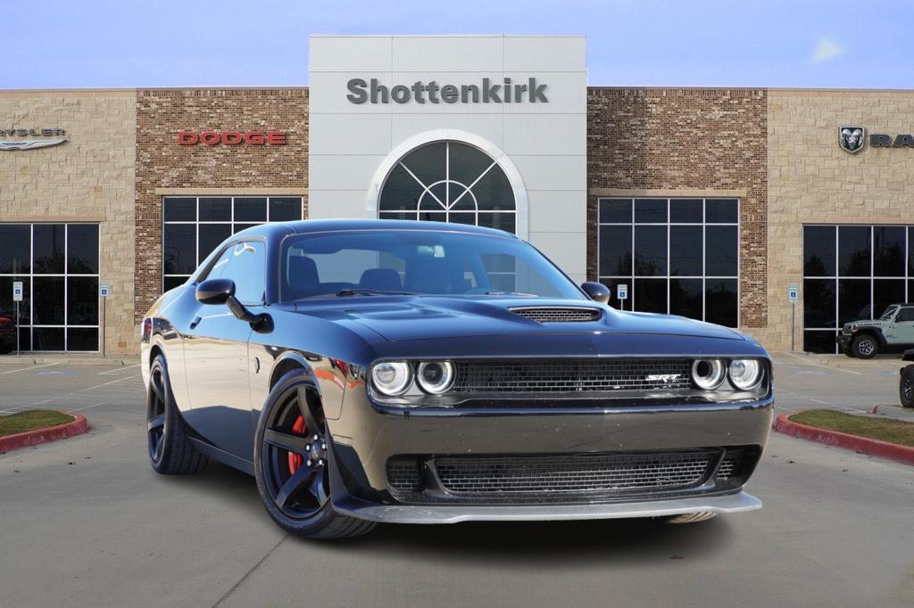 2017 Dodge Challenger SRT Hellcat 1