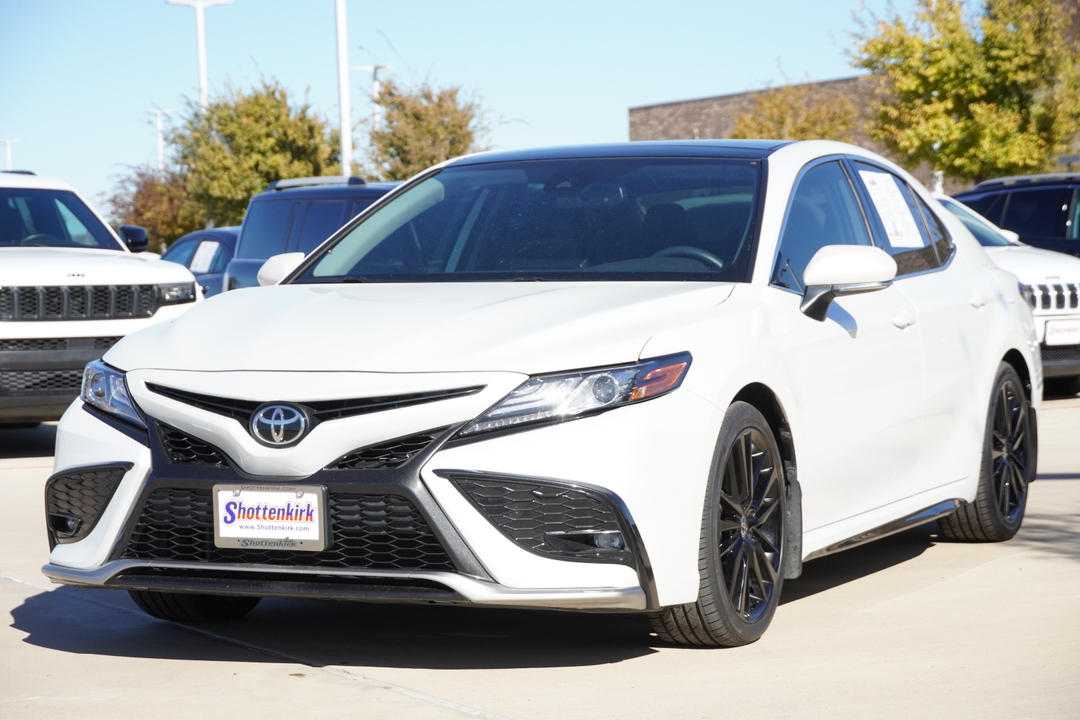 2021 Toyota Camry XSE 3