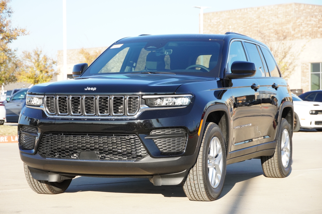 2025 Jeep Grand Cherokee Laredo 3