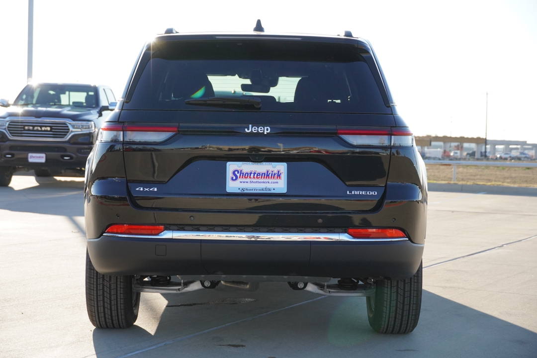 2025 Jeep Grand Cherokee Laredo 7