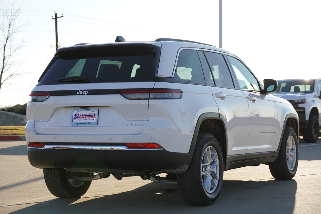 2025 Jeep Grand Cherokee Laredo 8