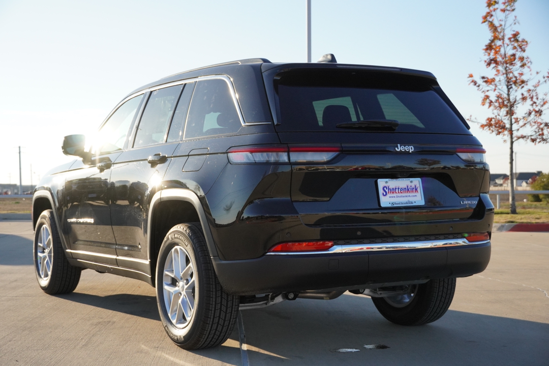 2025 Jeep Grand Cherokee Laredo 6