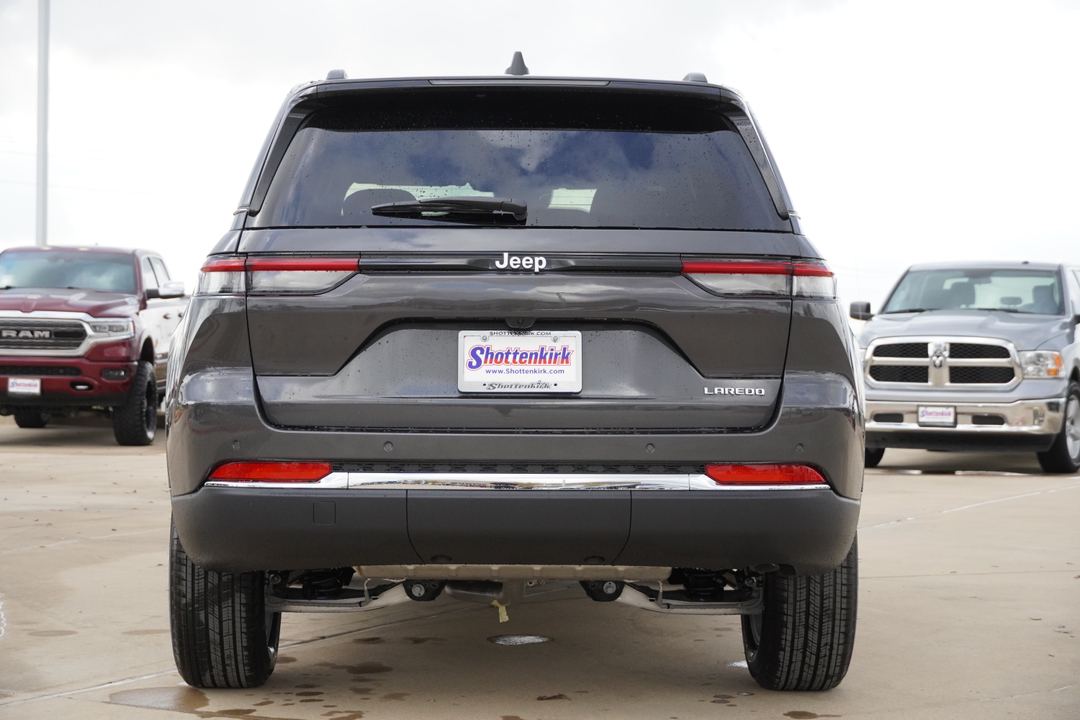 2025 Jeep Grand Cherokee Laredo 7