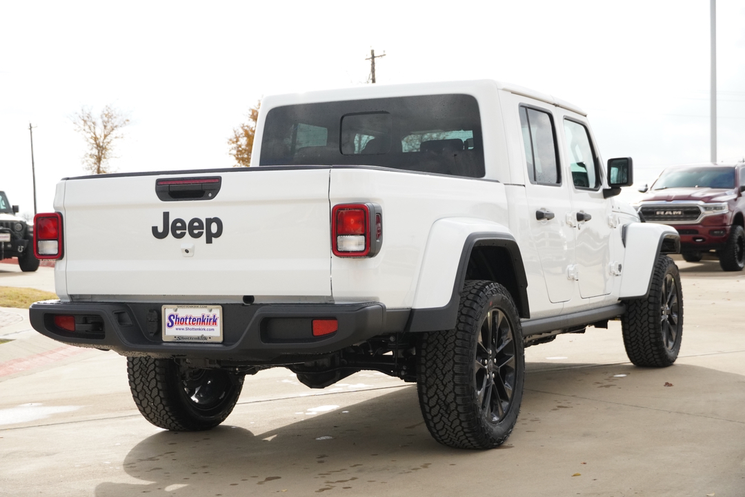 2025 Jeep Gladiator Nighthawk 8