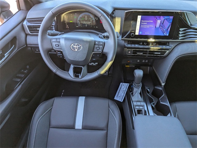 2025 Toyota Camry SE 10