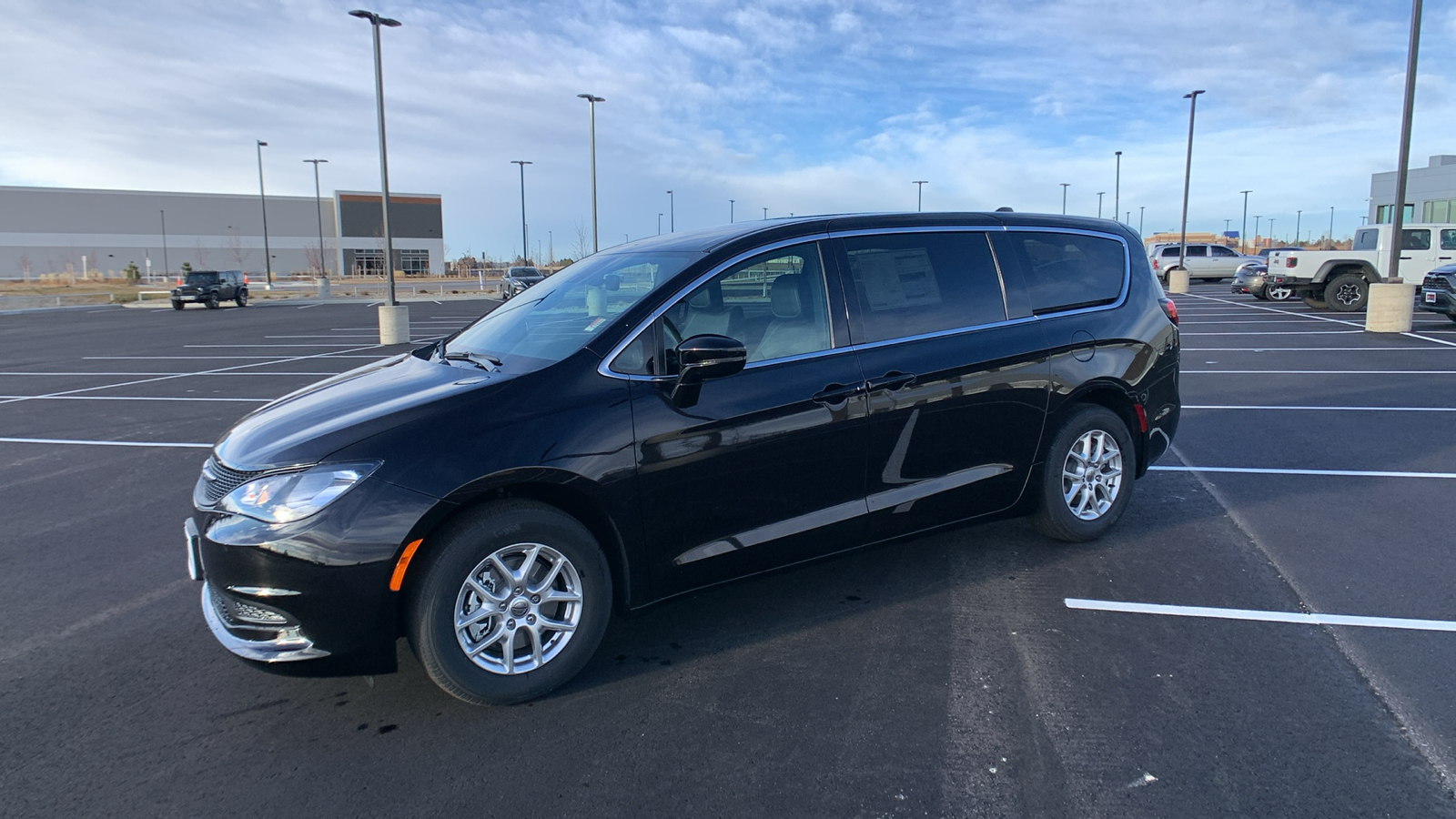 2025 Chrysler Voyager LX 1