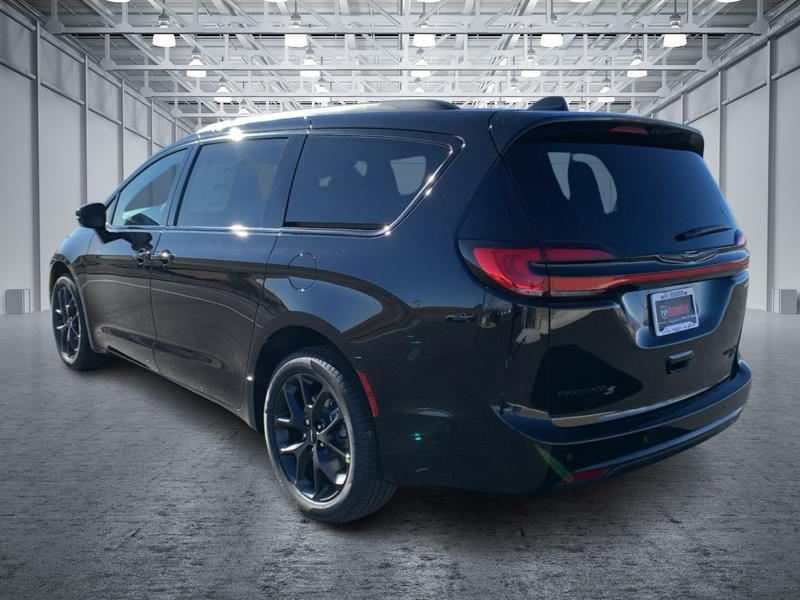 2025 Chrysler Pacifica Limited 3