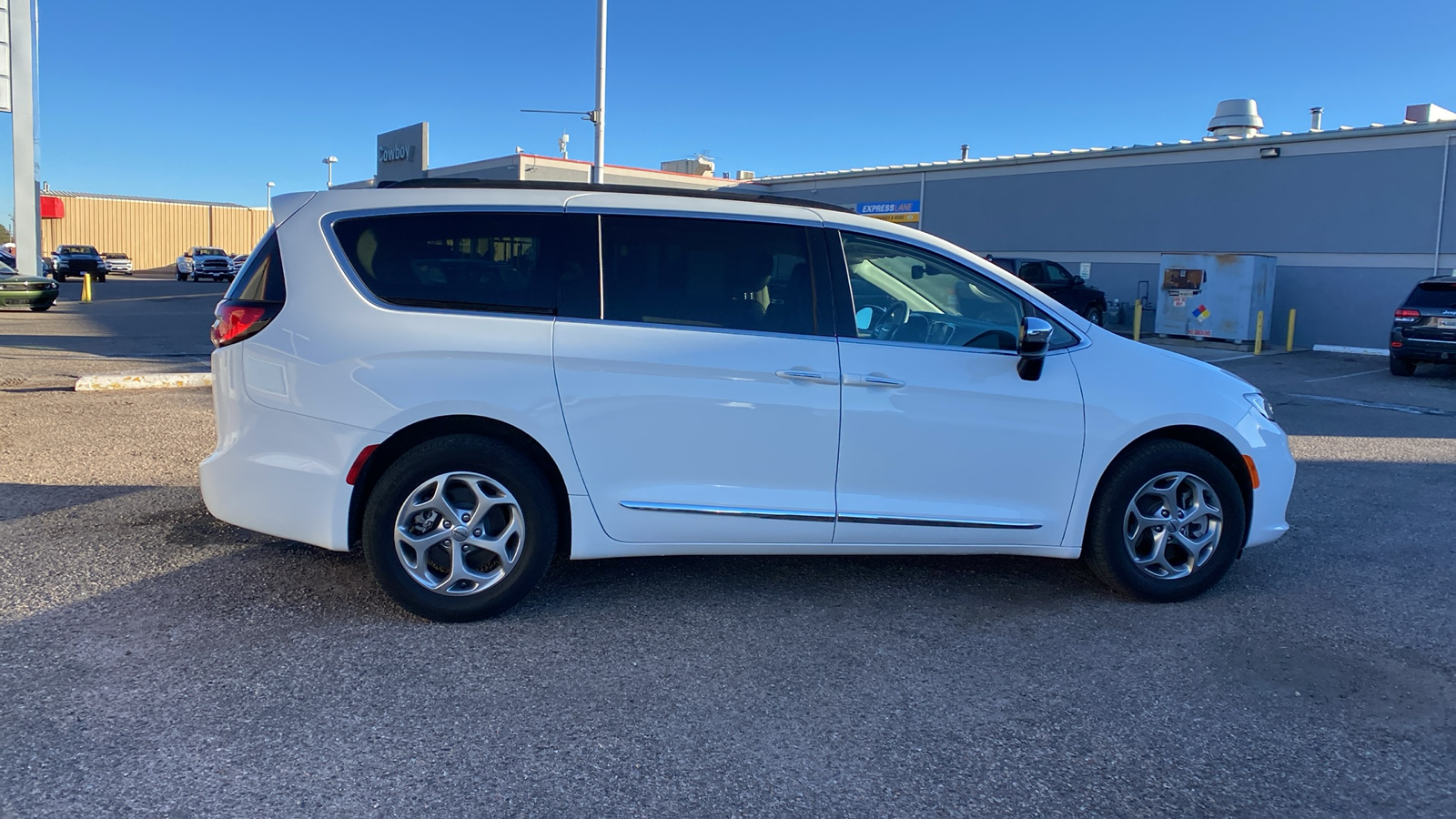 2023 Chrysler Pacifica Limited 6