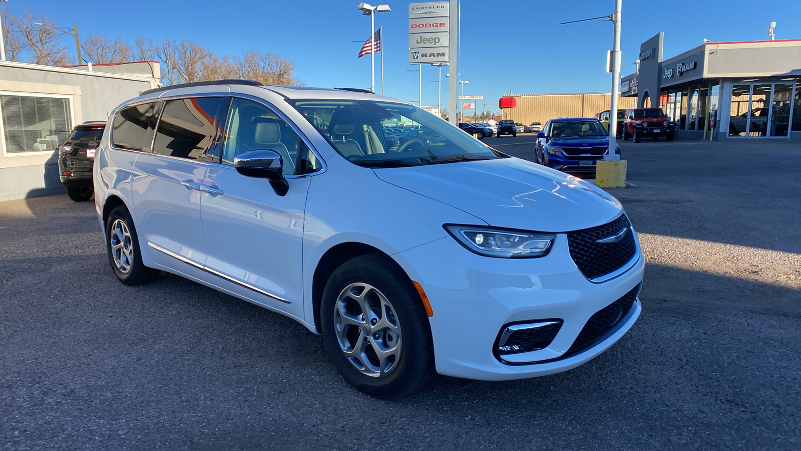 2023 Chrysler Pacifica Limited 7