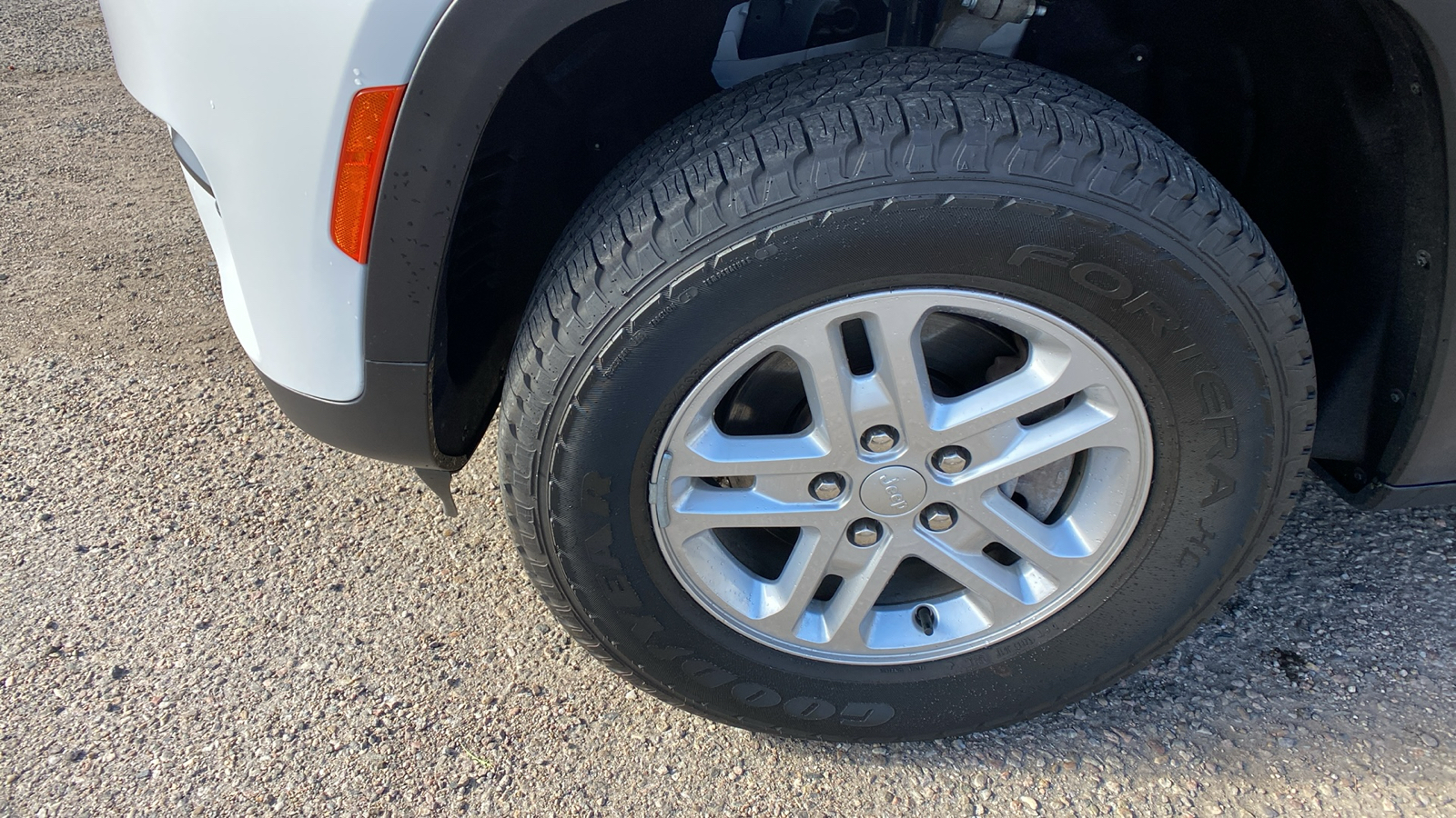 2023 Jeep Grand Cherokee Laredo 12