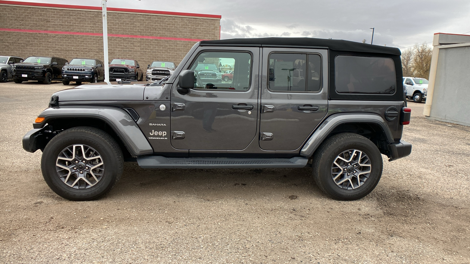 2024 Jeep Wrangler Sahara 2