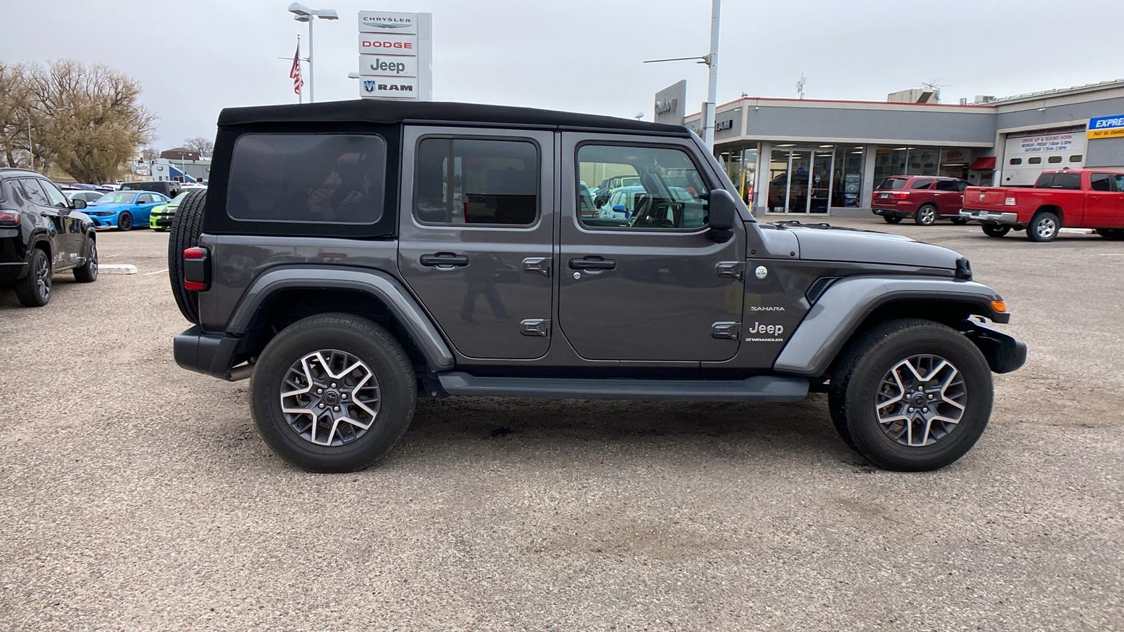 2024 Jeep Wrangler Sahara 6