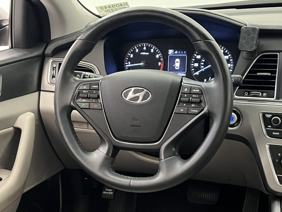 2016 Hyundai Sonata Base 14