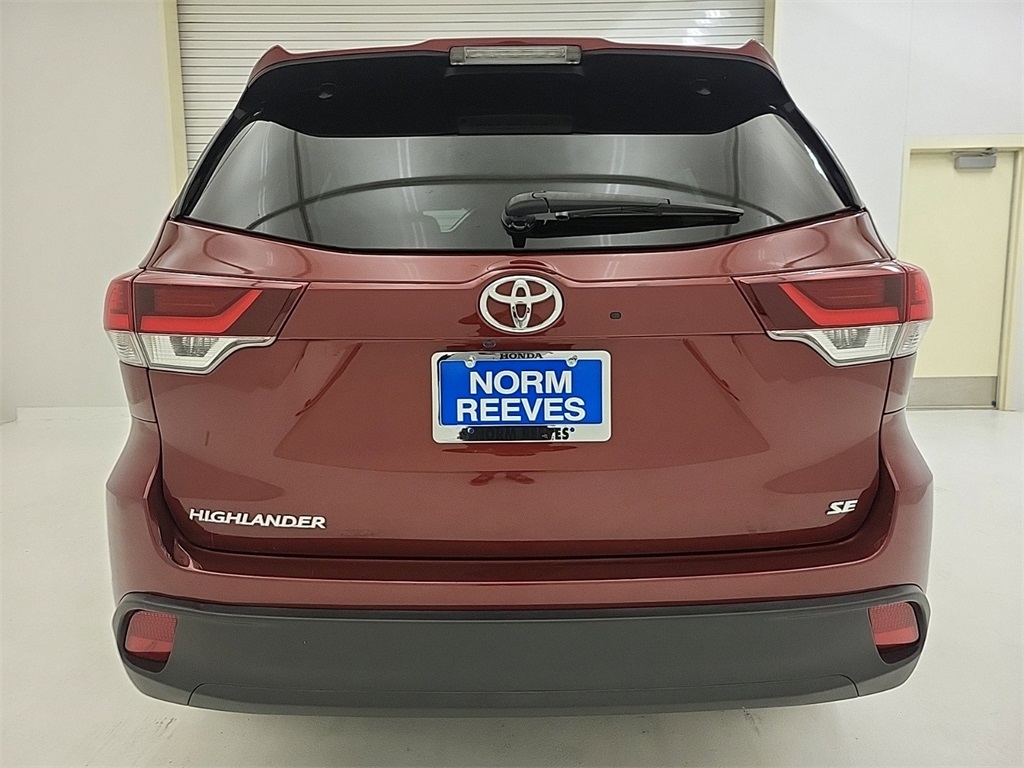 2019 Toyota Highlander SE 10