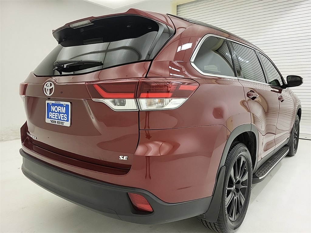 2019 Toyota Highlander SE 14