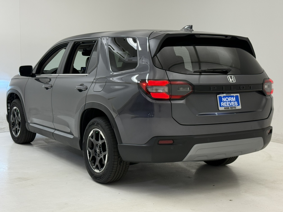 2025 Honda Pilot EX 6