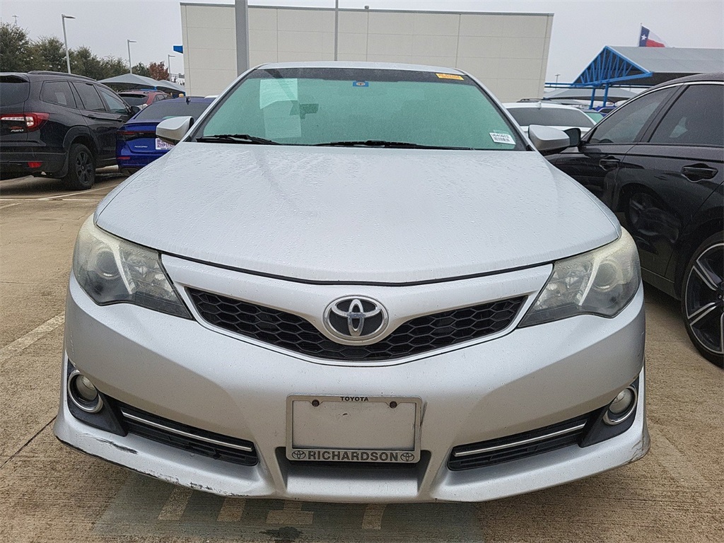 2013 Toyota Camry SE 2