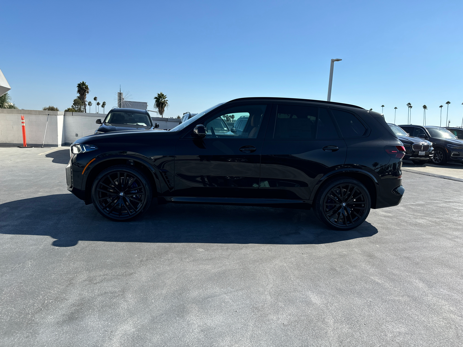 2025 BMW X5 M60i 8