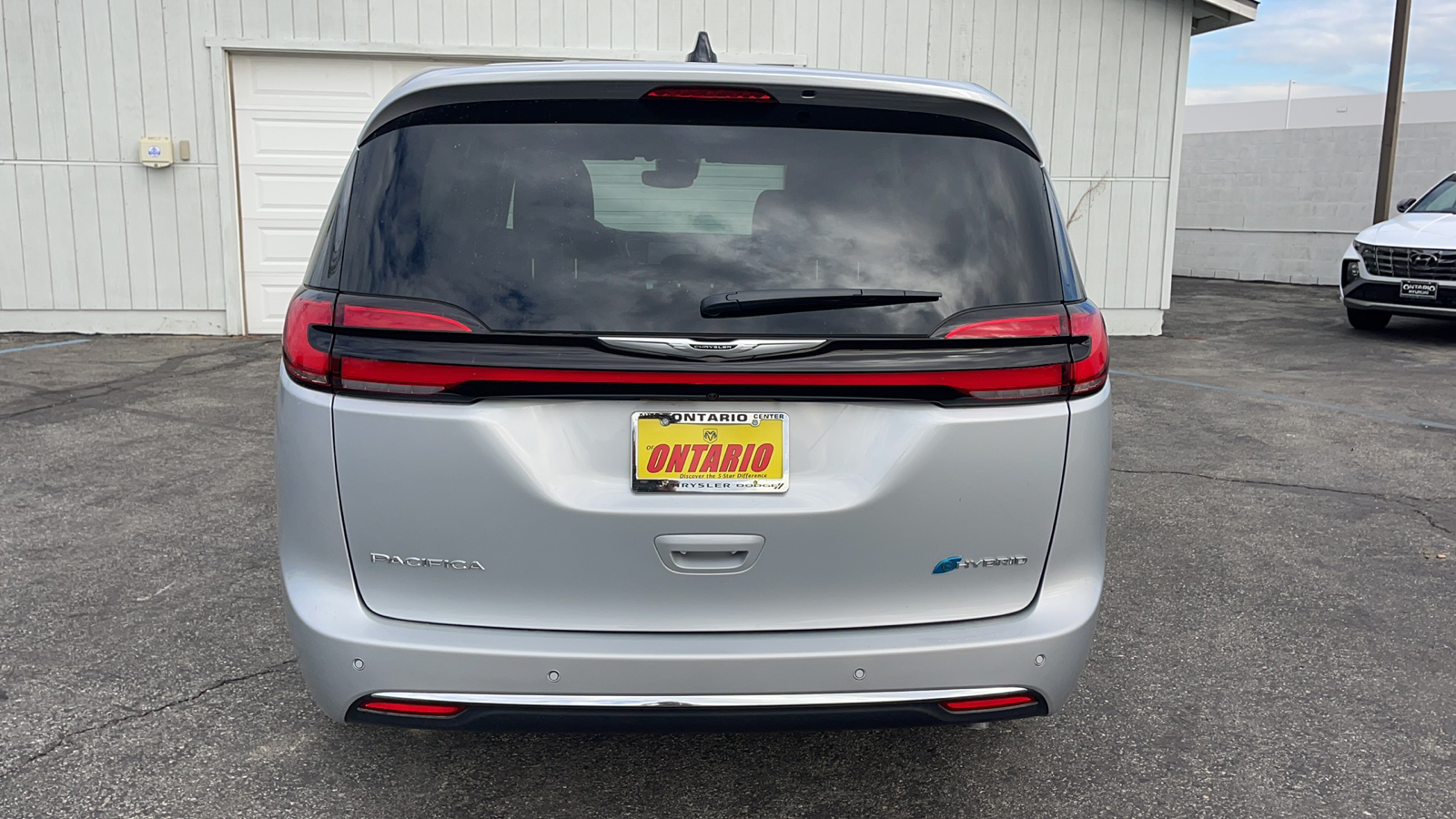 2023 Chrysler Pacifica Hybrid Limited 4