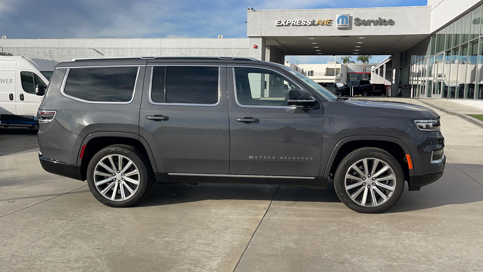 2023 Jeep Grand Wagoneer Series II 2