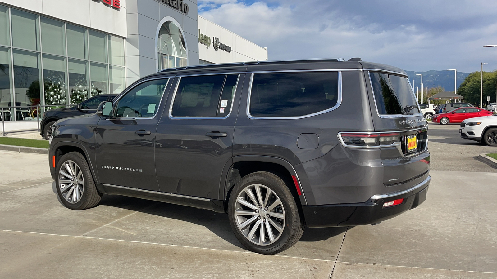 2023 Jeep Grand Wagoneer Series II 5