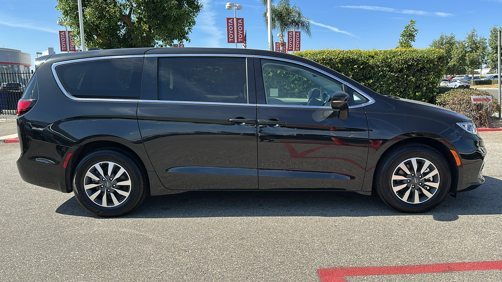 2024 Chrysler Pacifica Hybrid Select 3