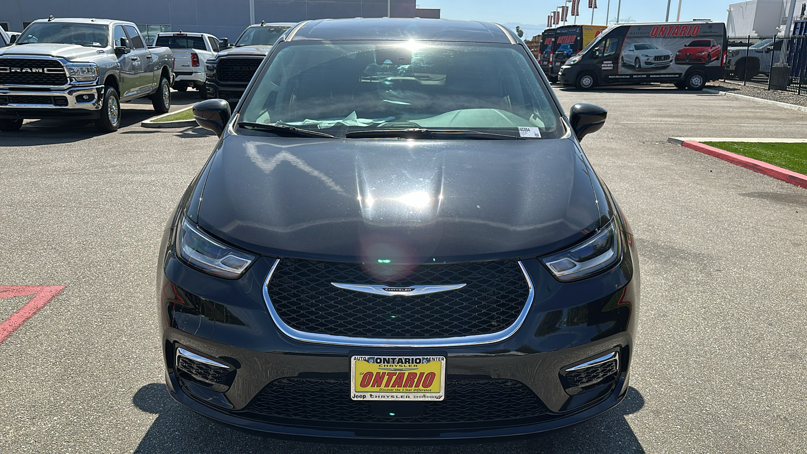 2024 Chrysler Pacifica Hybrid Select 9